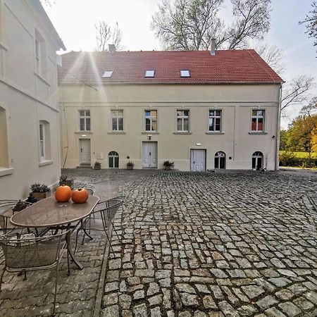Palac I Folwark Brzeznica Brzeznica  Exterior photo
